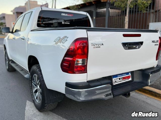 Toyota Hilux Usada en San Juan, deRuedas