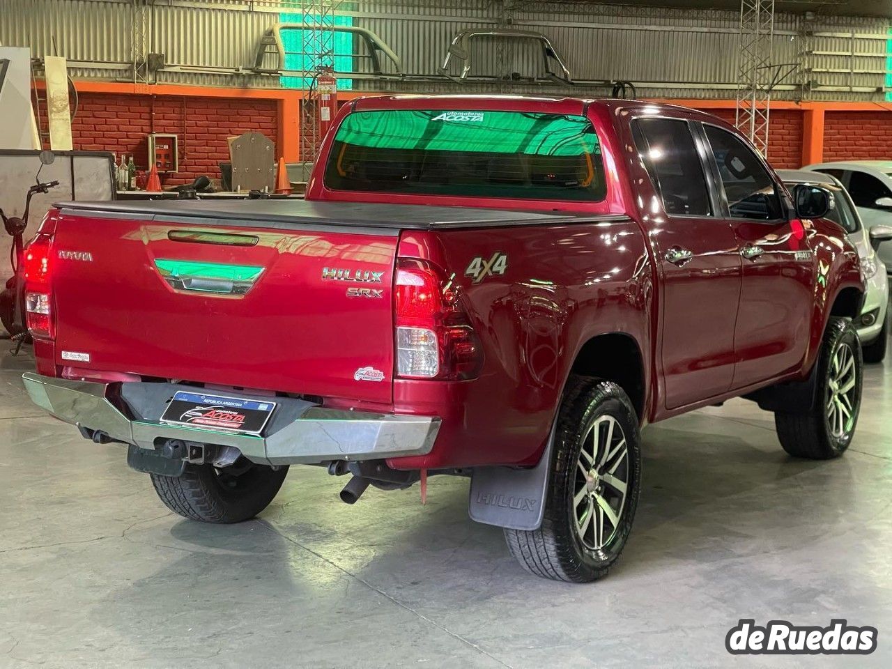 Toyota Hilux Usada en San Juan, deRuedas