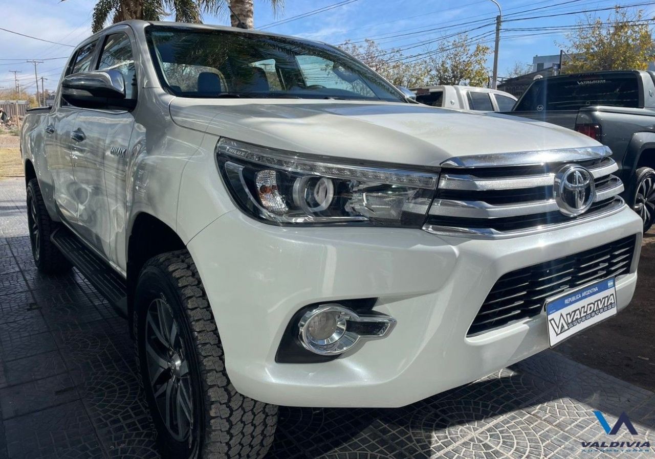 Toyota Hilux Usada en San Juan, deRuedas