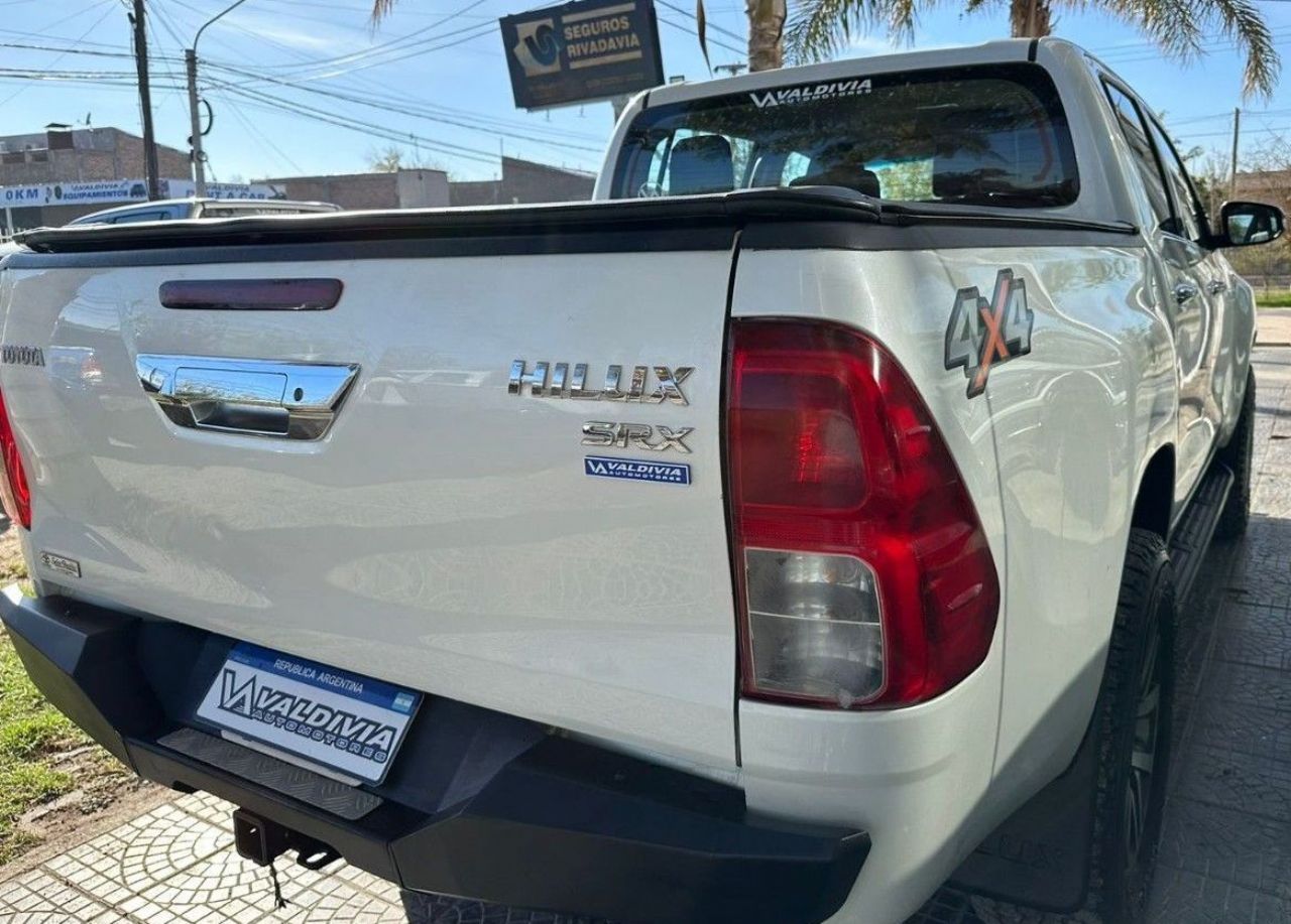 Toyota Hilux Usada en San Juan, deRuedas