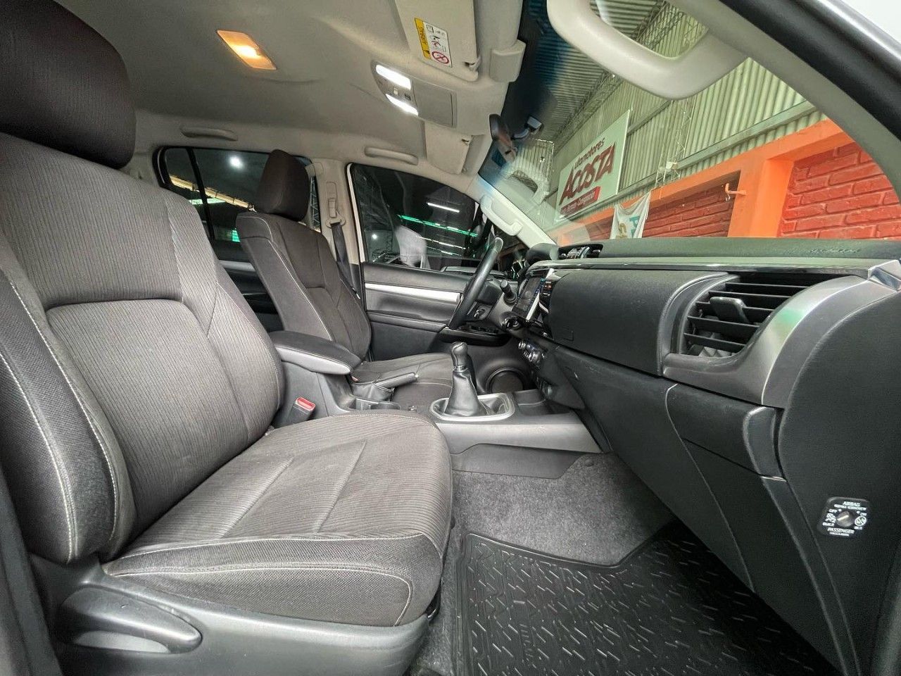 Toyota Hilux Usada en San Juan, deRuedas