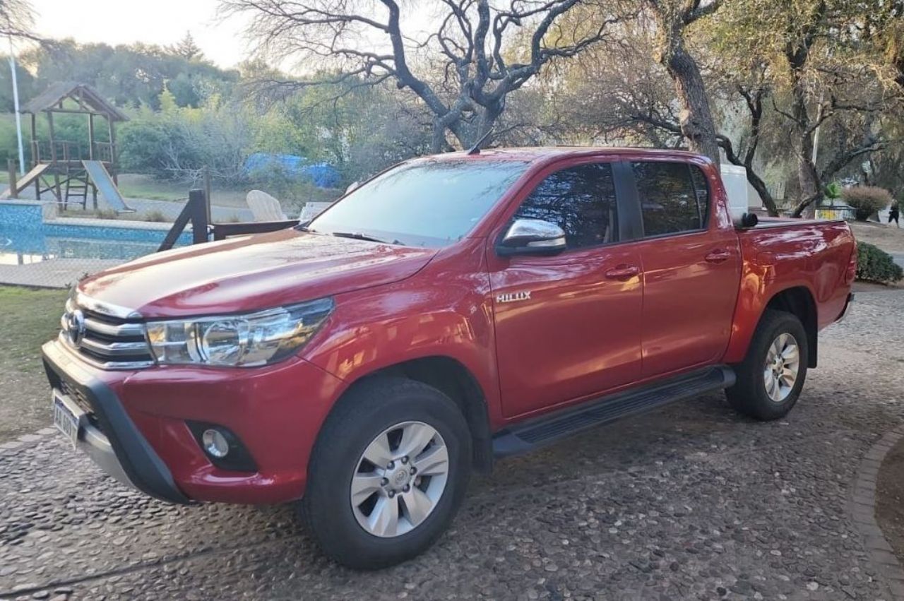 Toyota Hilux Usada en Córdoba, deRuedas