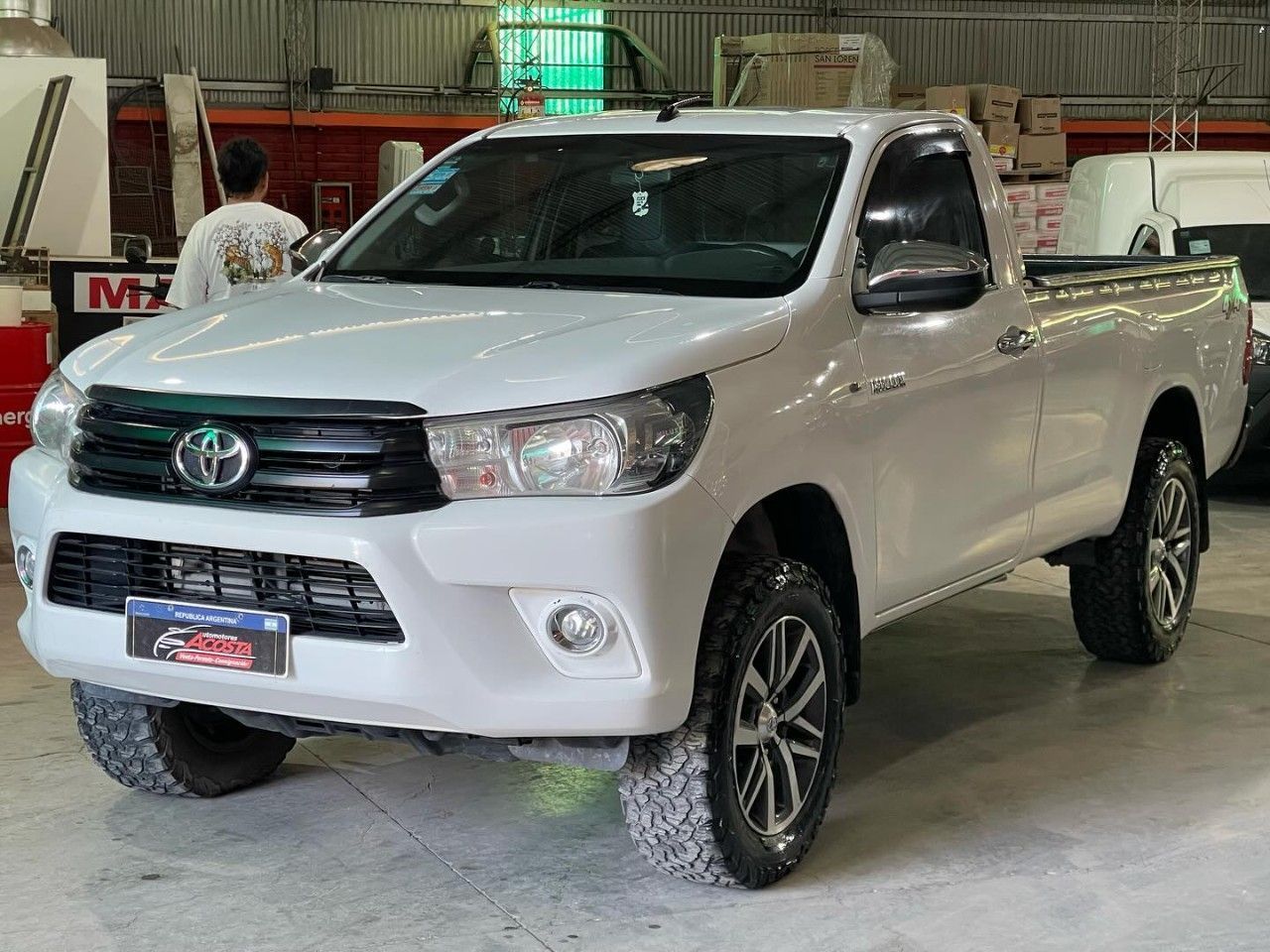 Toyota Hilux Usada en San Juan, deRuedas