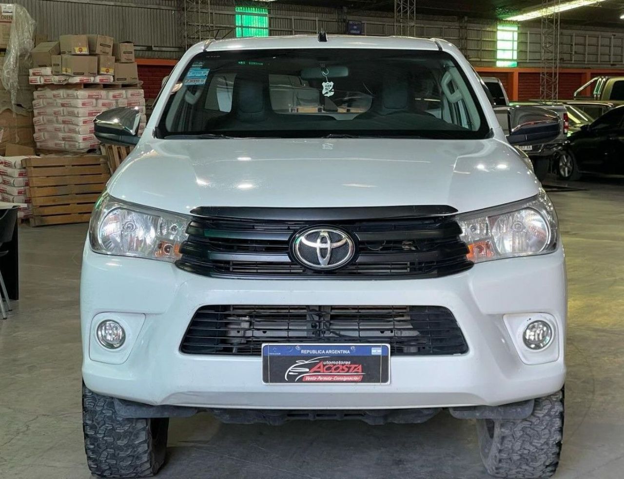 Toyota Hilux Usada en San Juan, deRuedas