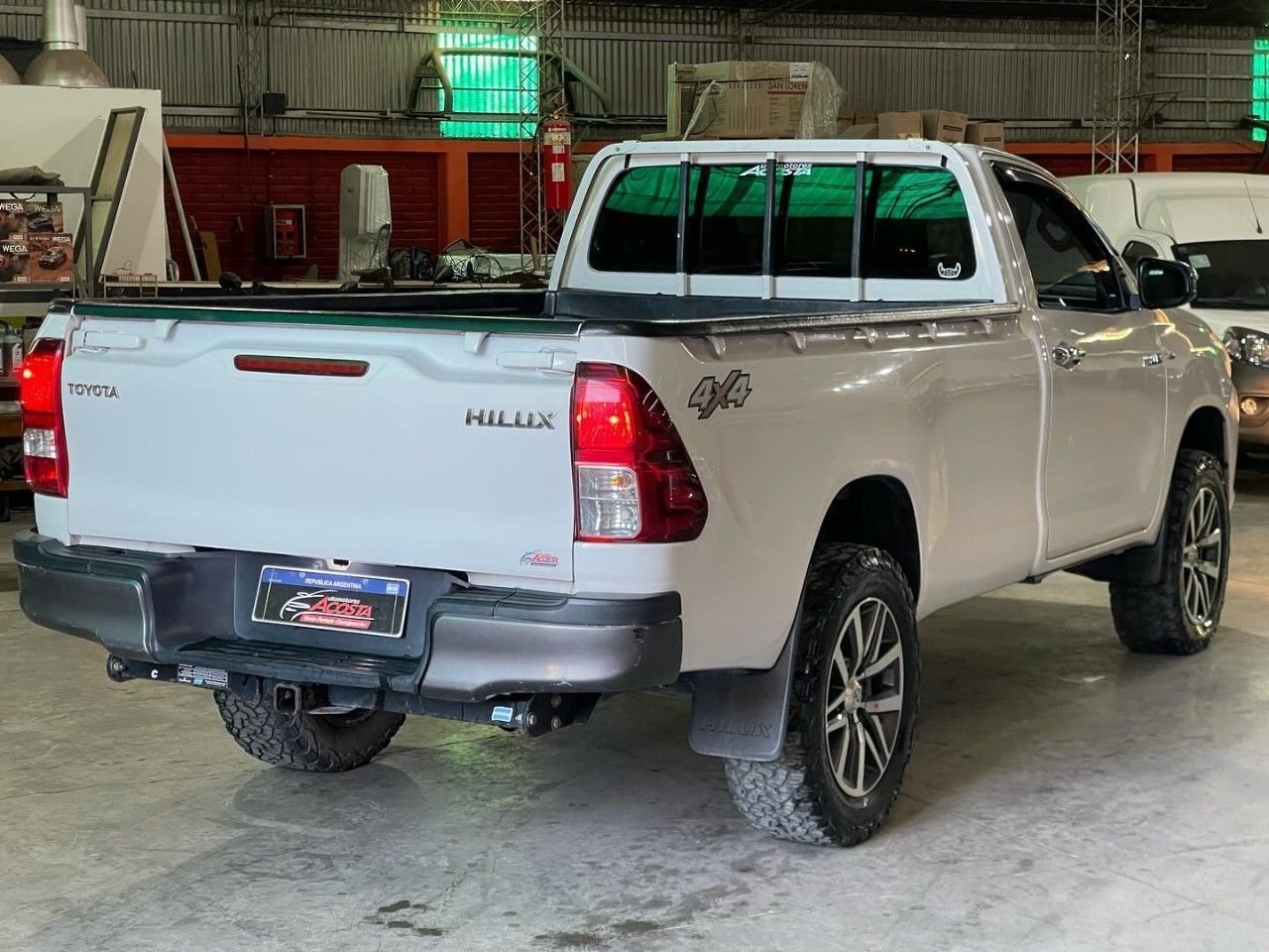 Toyota Hilux Usada en San Juan, deRuedas
