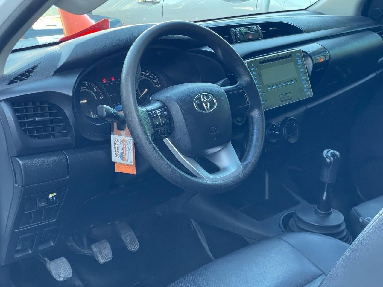 Toyota Hilux Usada en San Juan, deRuedas