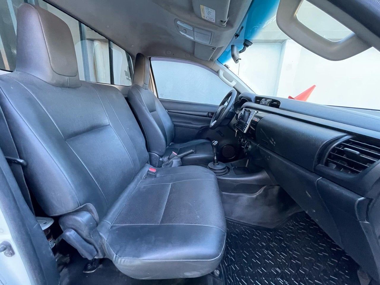 Toyota Hilux Usada en San Juan, deRuedas