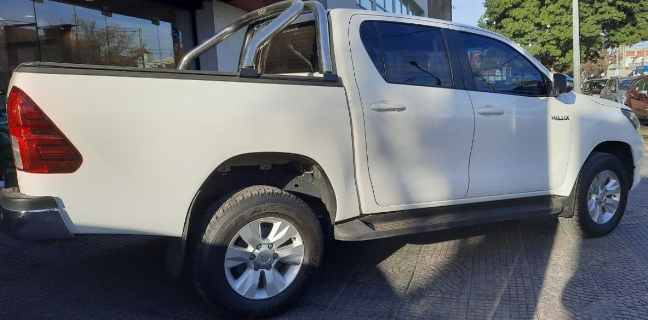 Toyota Hilux Usada en Córdoba, deRuedas