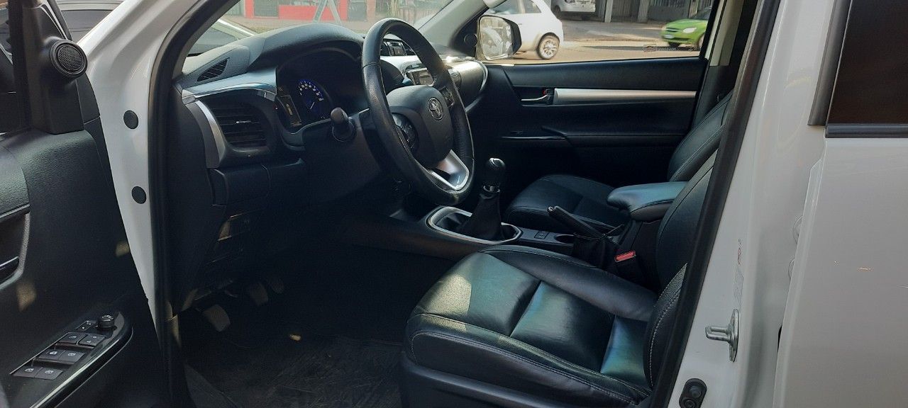 Toyota Hilux Usada en Córdoba, deRuedas