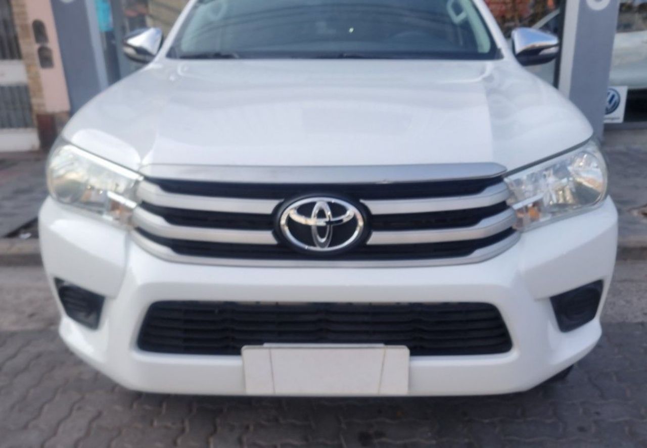 Toyota Hilux Usada Financiado en Mendoza, deRuedas