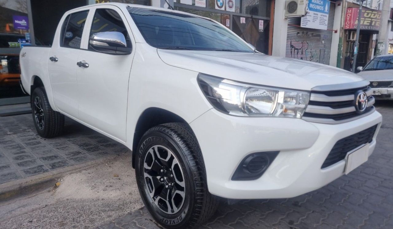 Toyota Hilux Usada Financiado en Mendoza, deRuedas