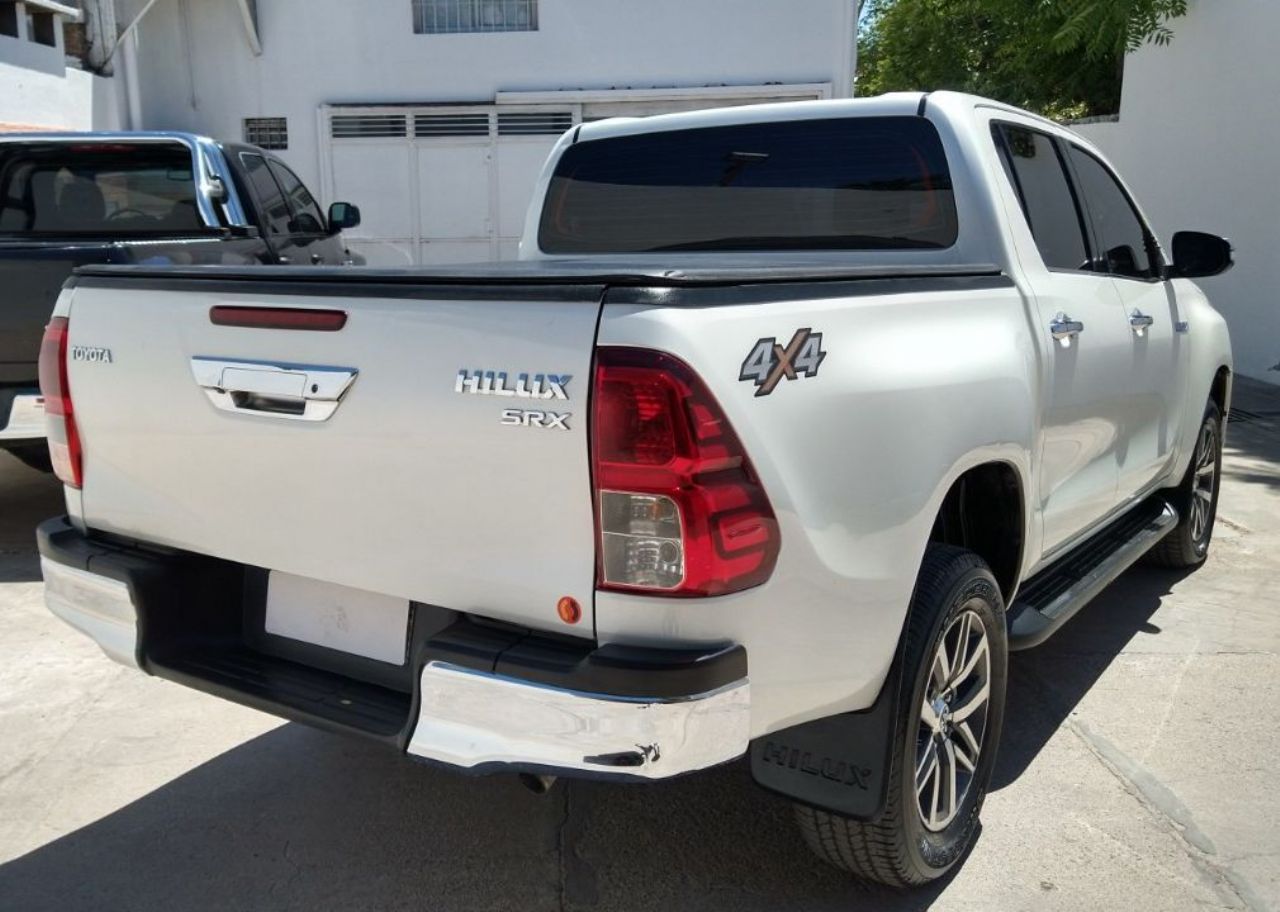 Toyota Hilux Usada Financiado en Mendoza, deRuedas