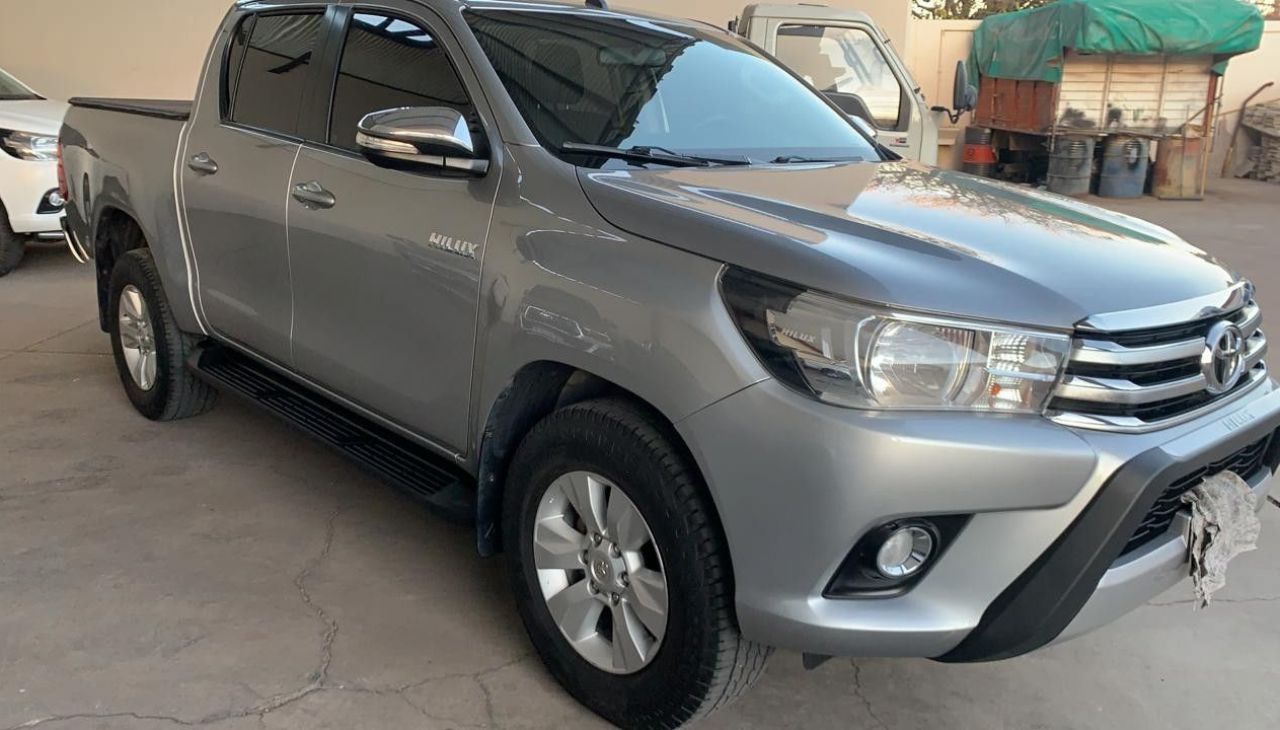 Toyota Hilux Usada Financiado en Córdoba, deRuedas