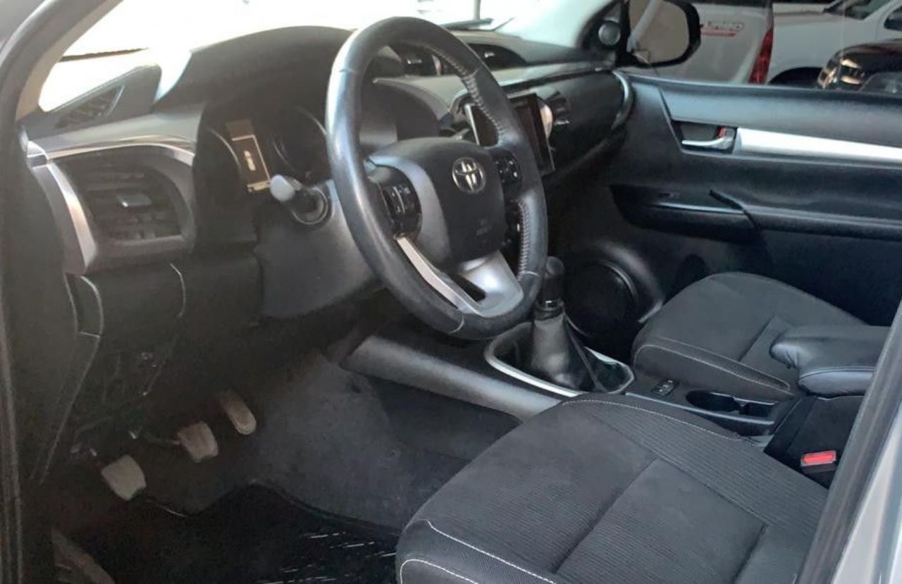 Toyota Hilux Usada Financiado en Córdoba, deRuedas