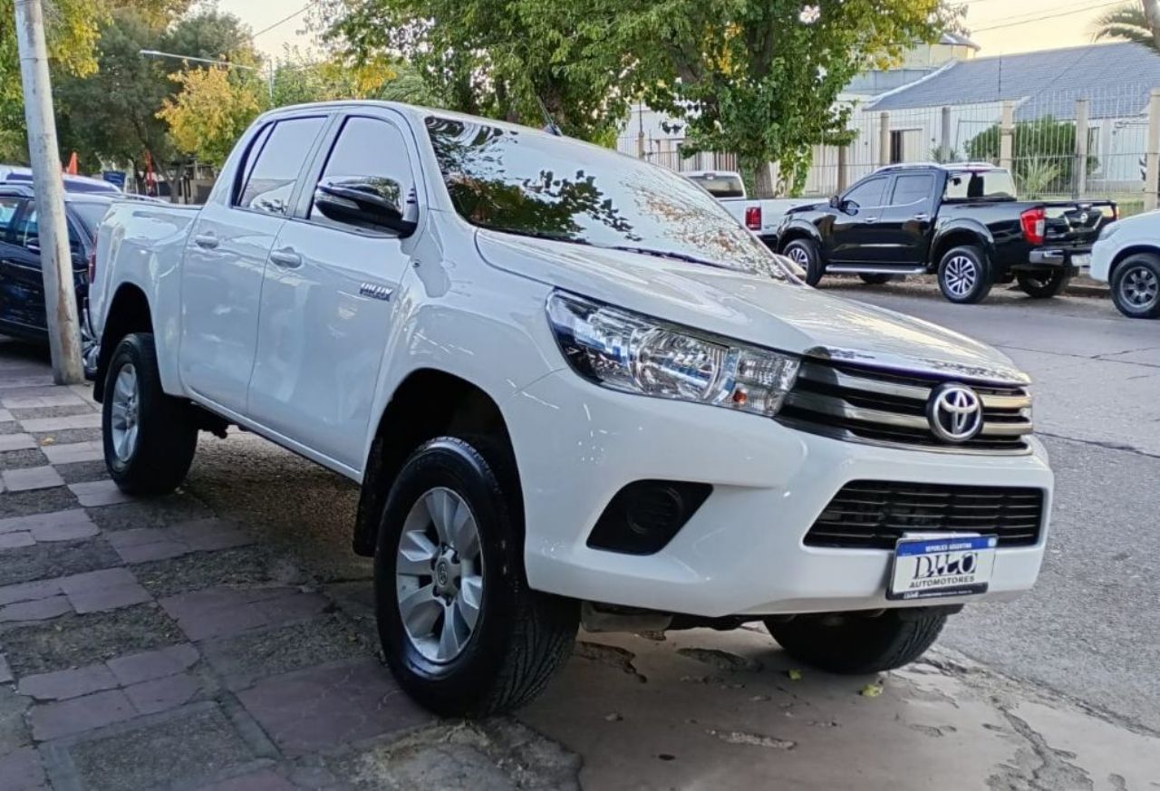 Toyota Hilux Usada Financiado en Mendoza, deRuedas
