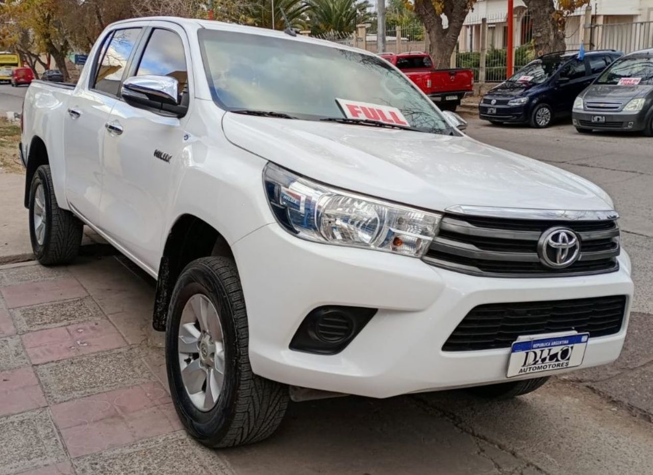 Toyota Hilux Usada Financiado en Mendoza, deRuedas