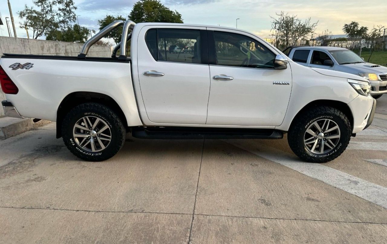Toyota Hilux Usada Financiado en Córdoba, deRuedas