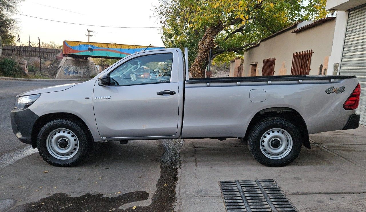 Toyota Hilux Usada Financiado en Mendoza, deRuedas