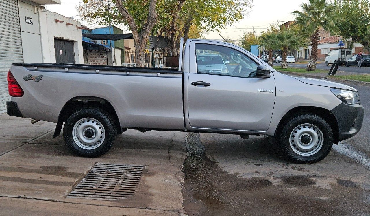 Toyota Hilux Usada Financiado en Mendoza, deRuedas