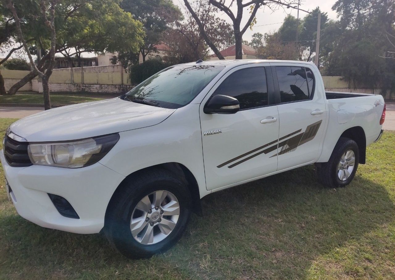 Toyota Hilux Usada Financiado en Córdoba, deRuedas