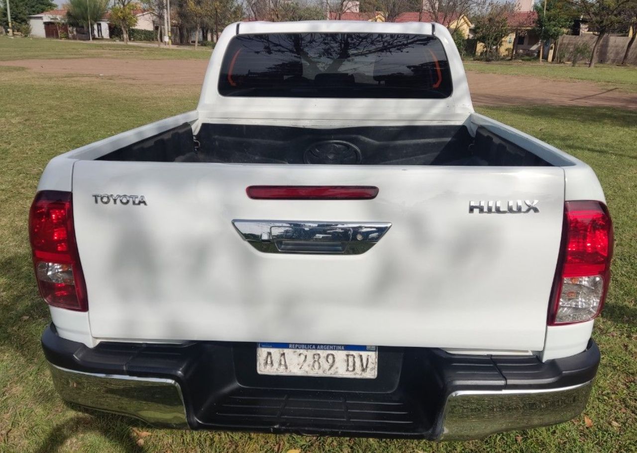 Toyota Hilux Usada Financiado en Córdoba, deRuedas