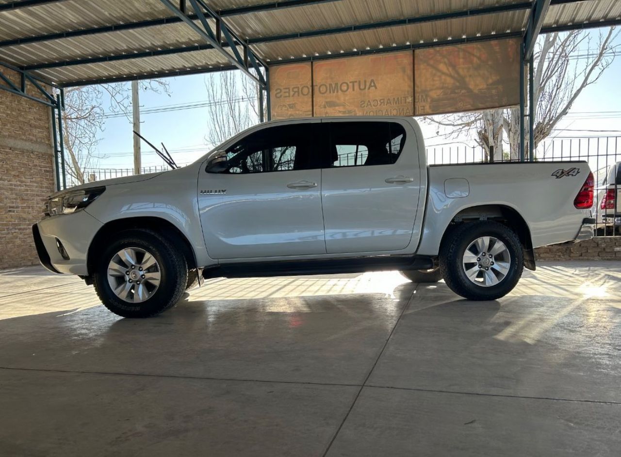 Toyota Hilux Usada Financiado en Mendoza, deRuedas