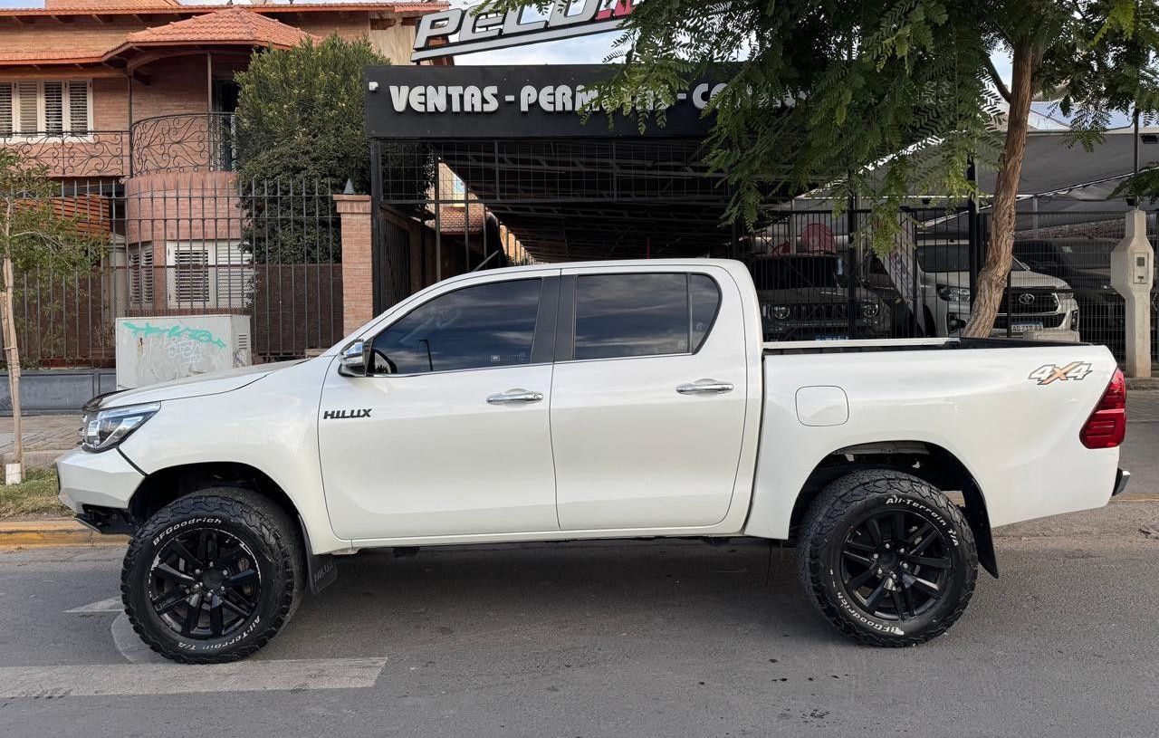 Toyota Hilux Usada Financiado en San Juan, deRuedas