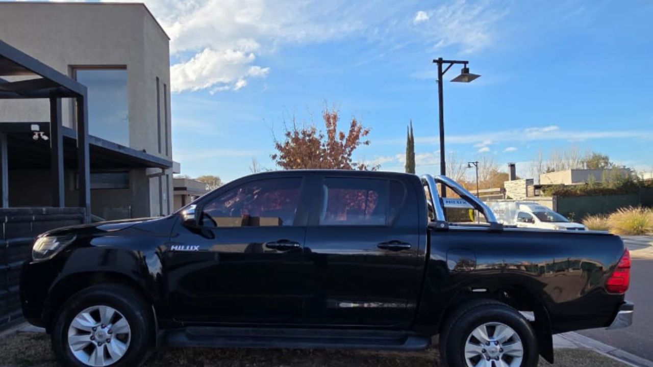 Toyota Hilux Usada en Mendoza, deRuedas