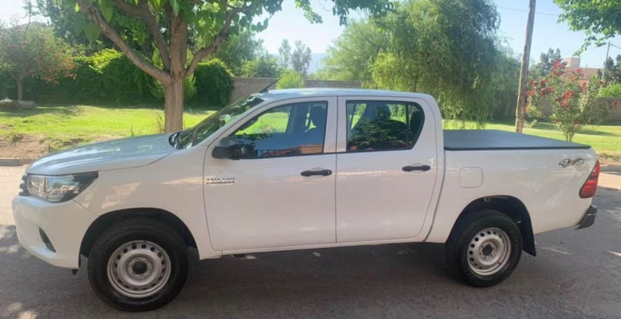 Toyota Hilux Usada en Mendoza, deRuedas