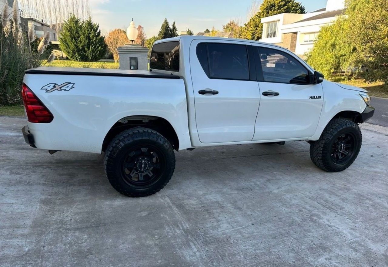 Toyota Hilux Usada Financiado en Córdoba, deRuedas