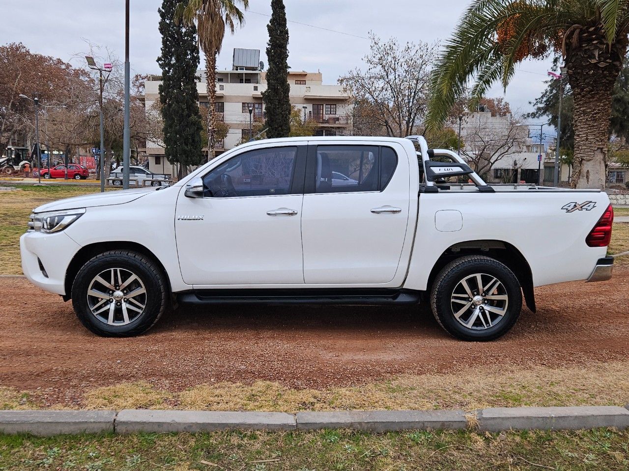 Toyota Hilux Usada Financiado en Mendoza, deRuedas