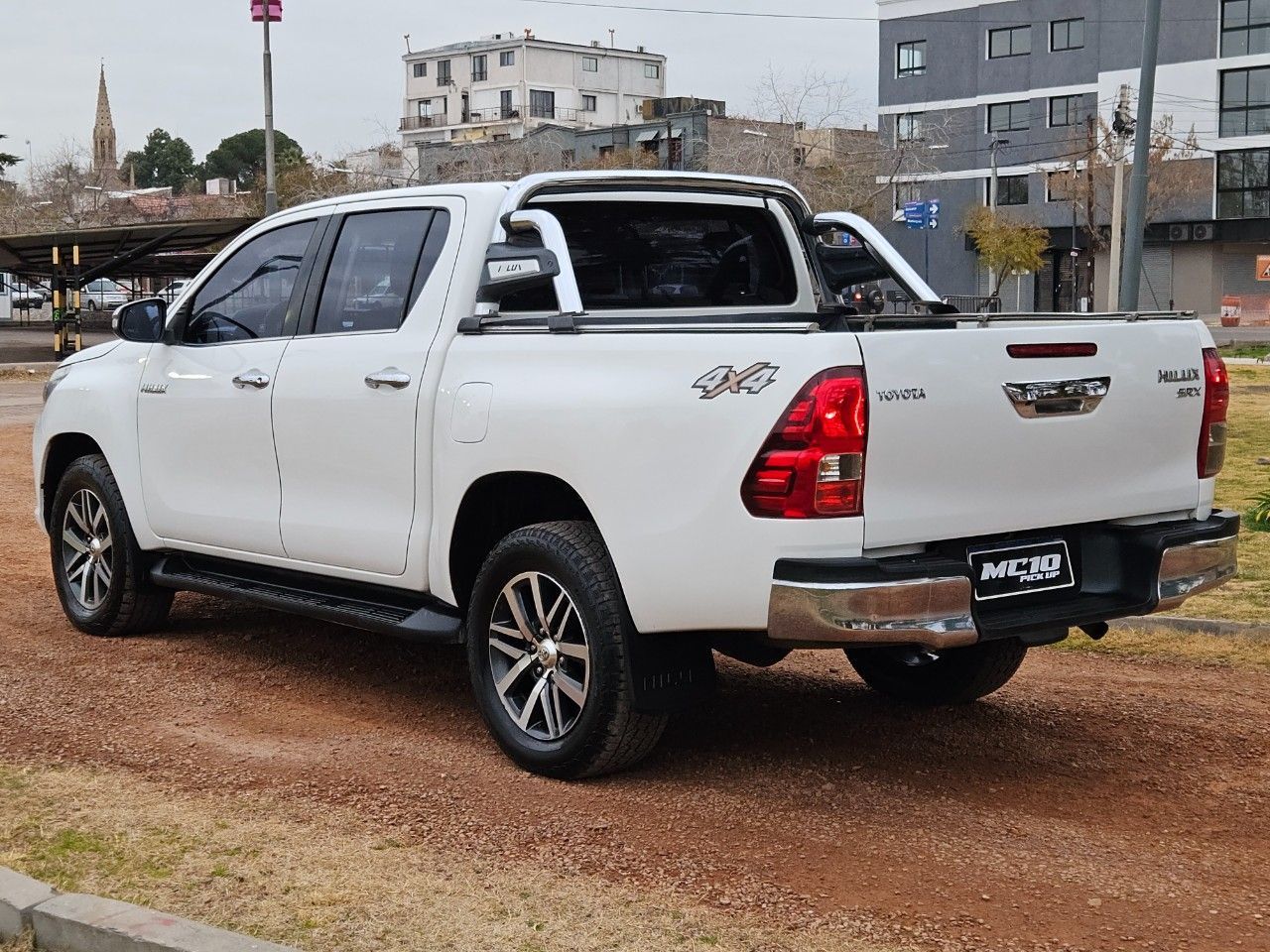 Toyota Hilux Usada Financiado en Mendoza, deRuedas