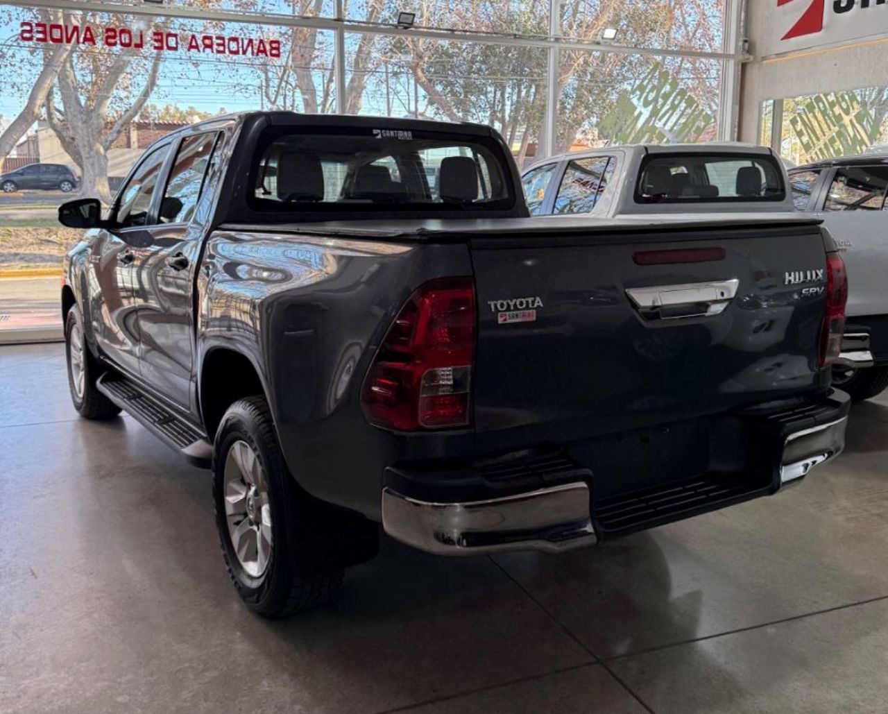 Toyota Hilux Usada Financiado en Mendoza, deRuedas