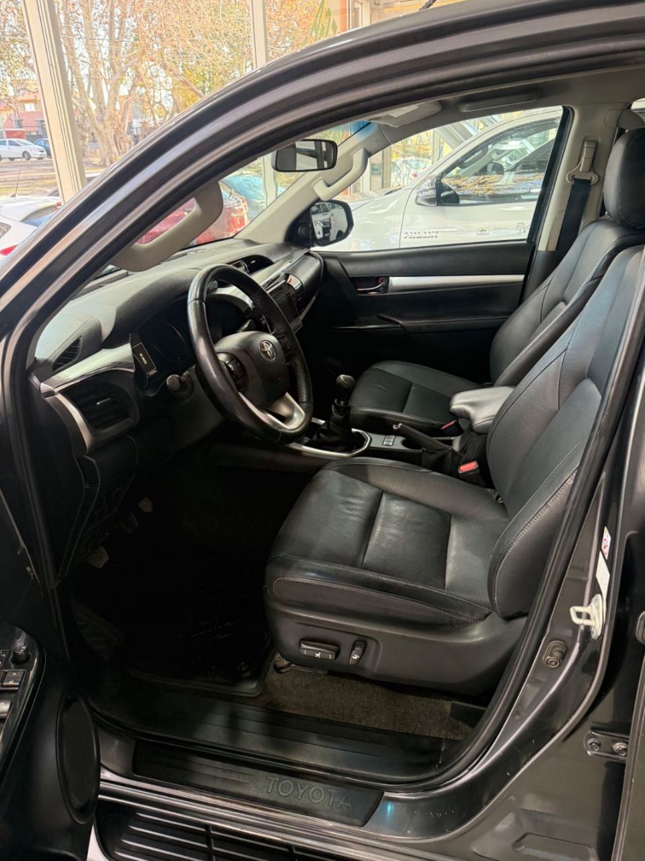 Toyota Hilux Usada Financiado en Mendoza, deRuedas