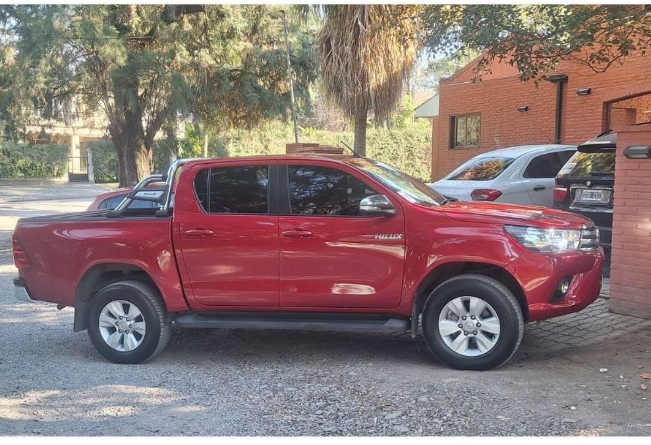Toyota Hilux Usada en Tucumán, deRuedas