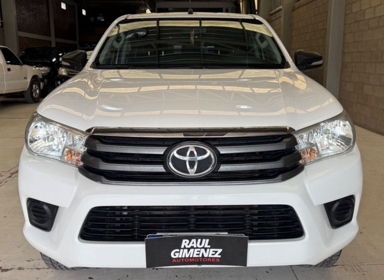 Toyota Hilux Usada Financiado en Mendoza, deRuedas
