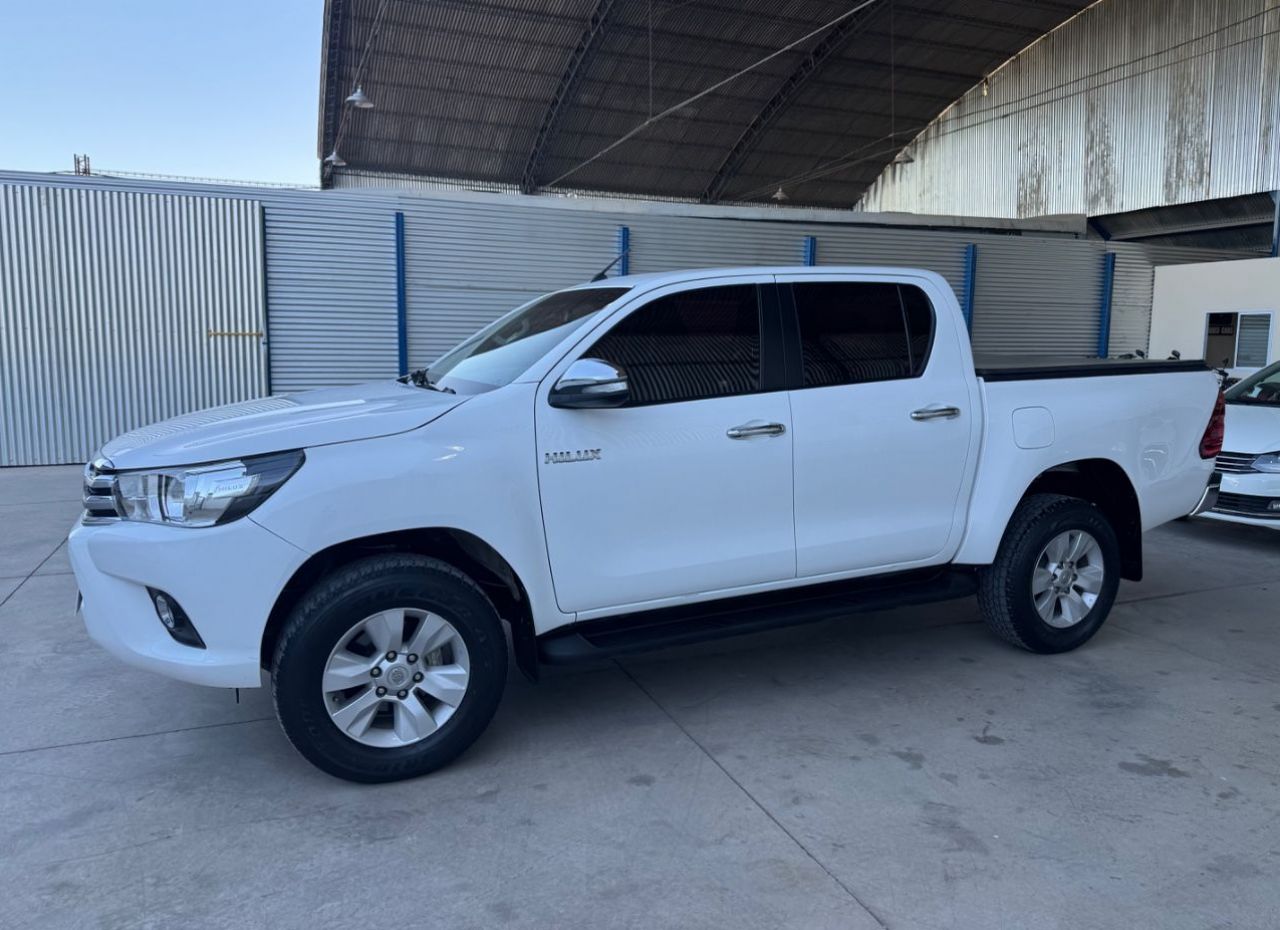 Toyota Hilux Usada Financiado en Mendoza, deRuedas