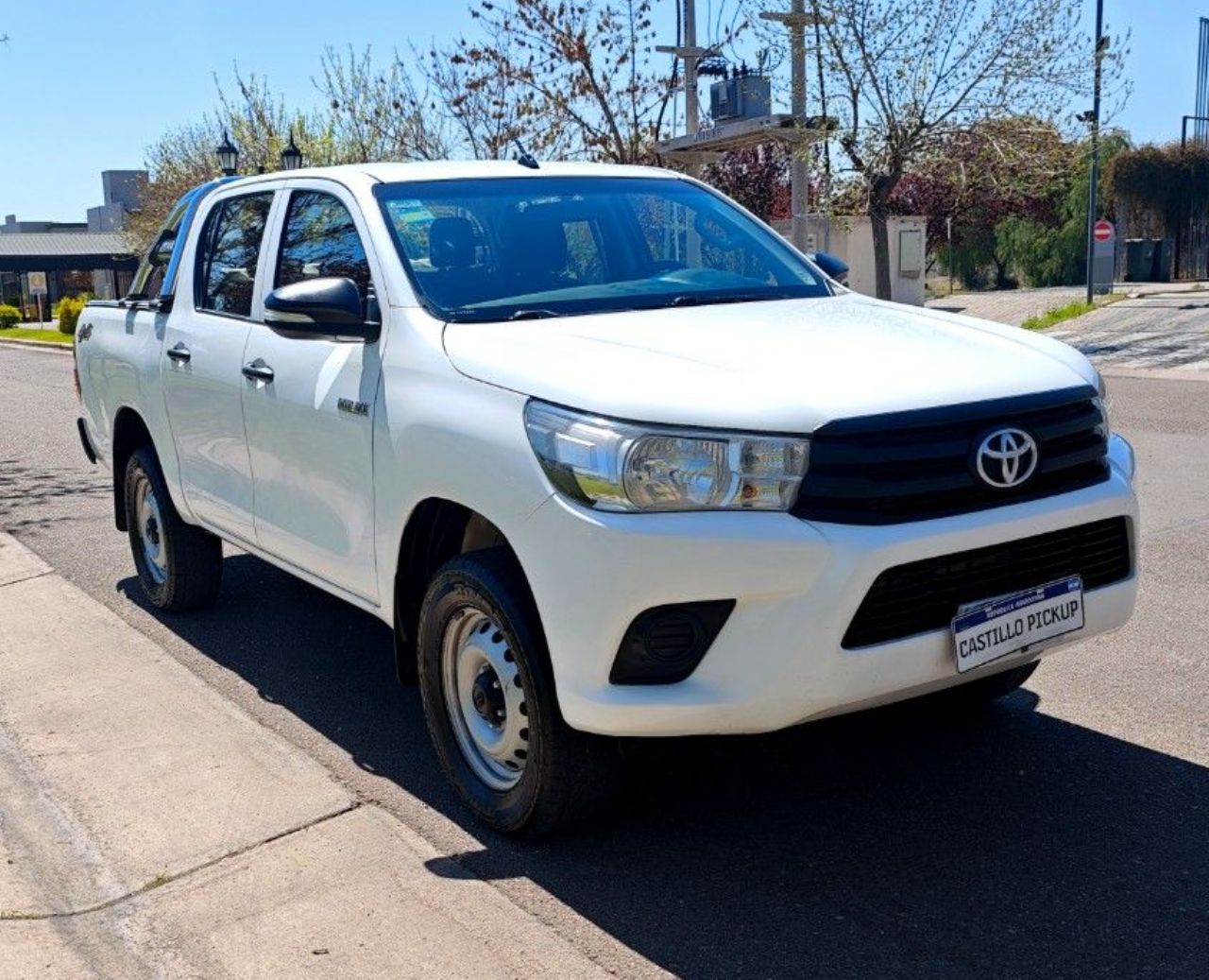 Toyota Hilux Usada Financiado en Mendoza, deRuedas