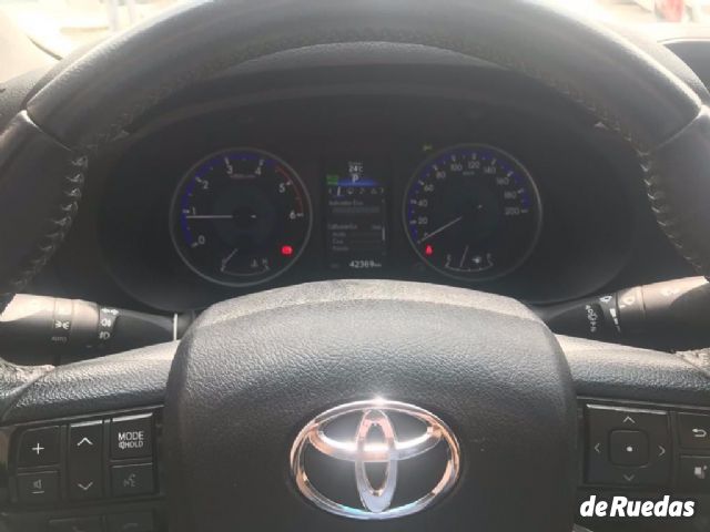 Toyota Hilux Usada en San Luis, deRuedas