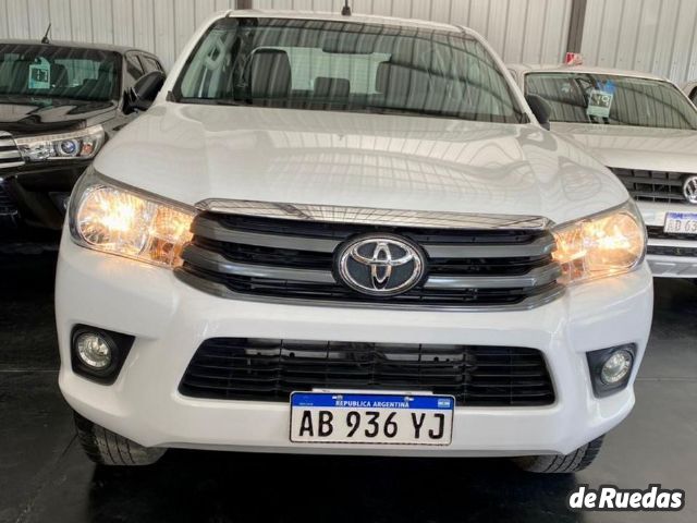 Toyota Hilux Usada en San Juan, deRuedas