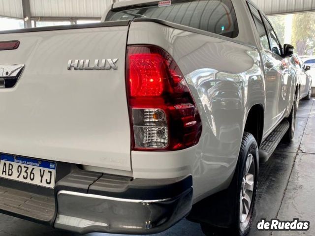 Toyota Hilux Usada en San Juan, deRuedas