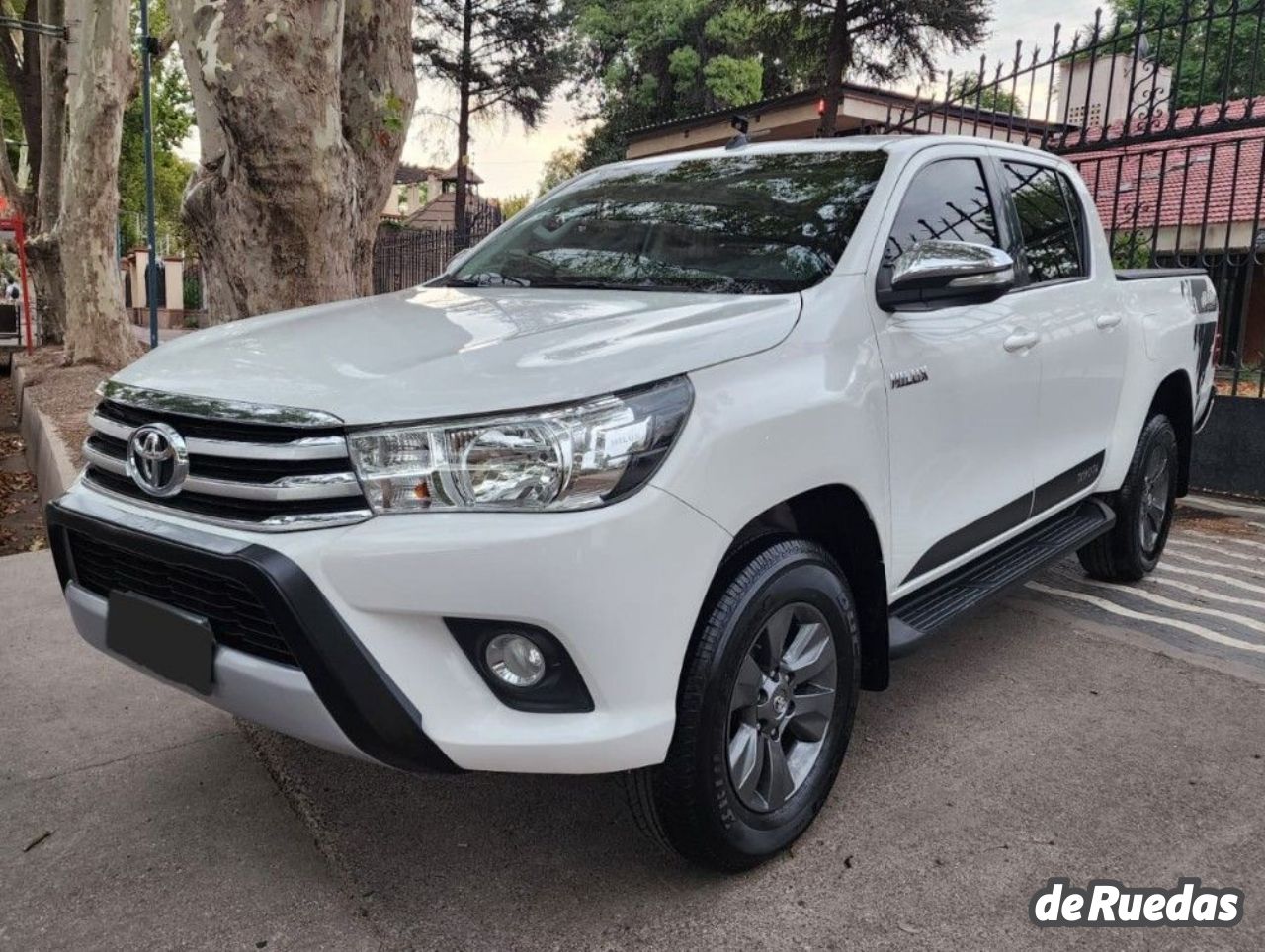 Toyota Hilux Usada en Mendoza, deRuedas