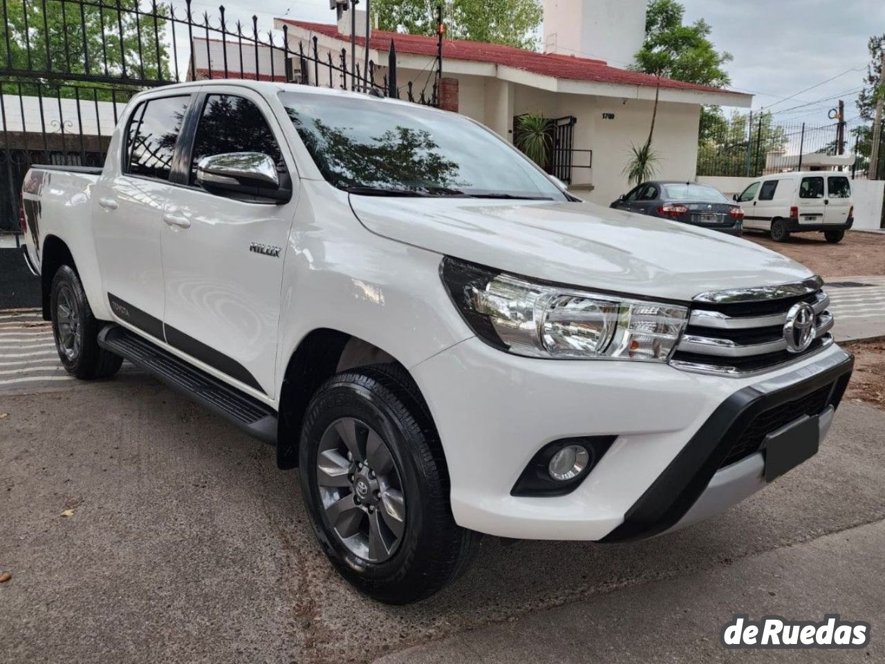 Toyota Hilux Usada en Mendoza, deRuedas