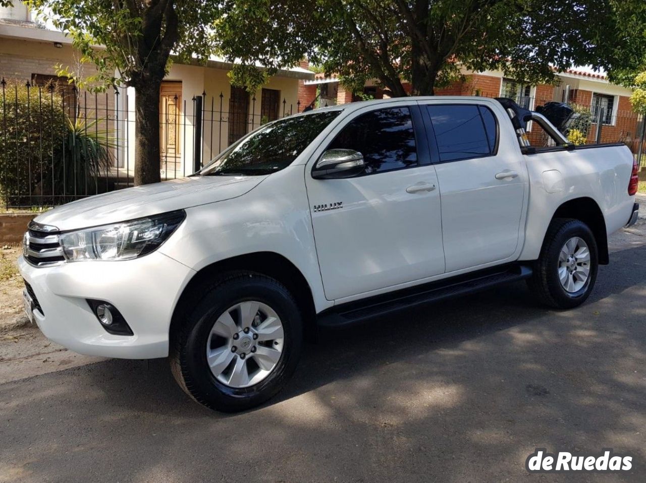 Toyota Hilux Usada en Córdoba, deRuedas