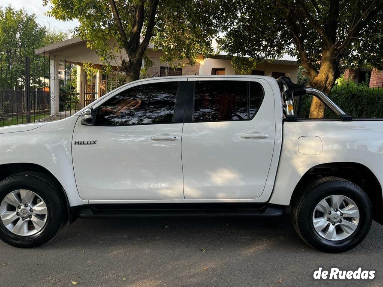 Toyota Hilux Usada en Córdoba, deRuedas