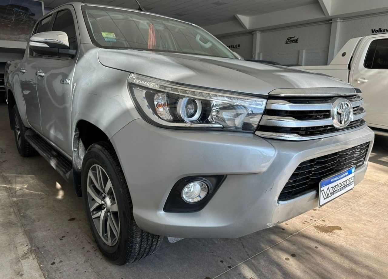 Toyota Hilux Usada en San Juan, deRuedas