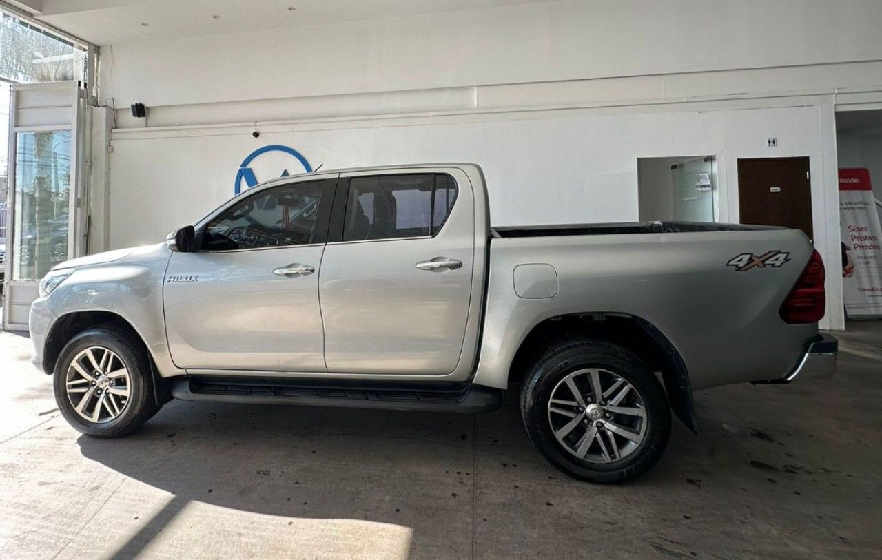 Toyota Hilux Usada en San Juan, deRuedas