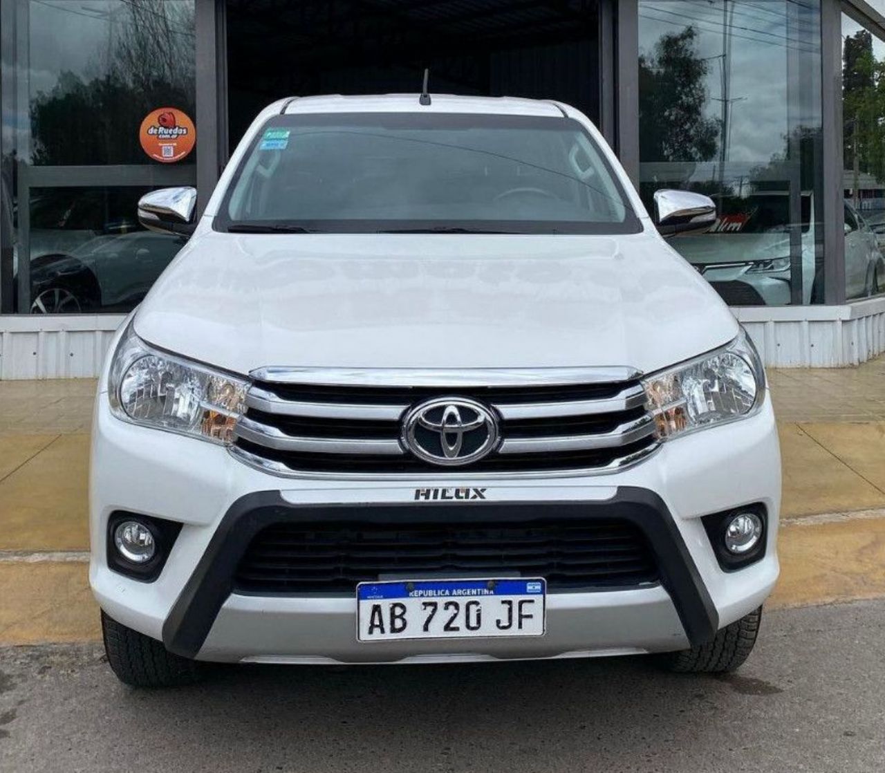 Toyota Hilux Usada en San Juan, deRuedas
