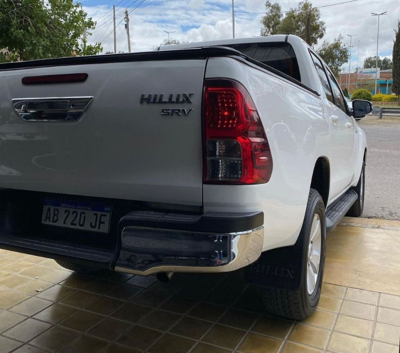 Toyota Hilux Usada en San Juan, deRuedas