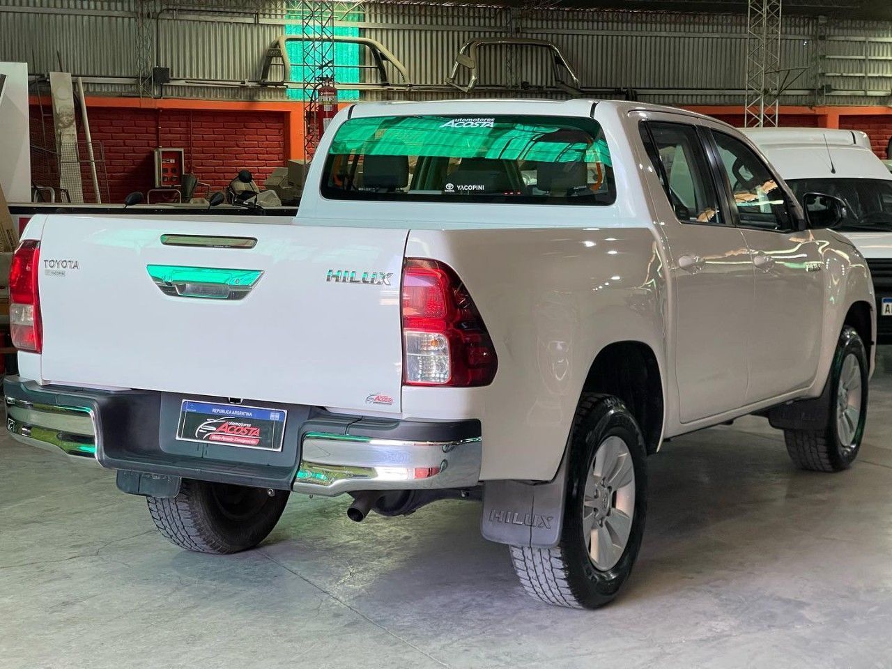 Toyota Hilux Usada en San Juan, deRuedas
